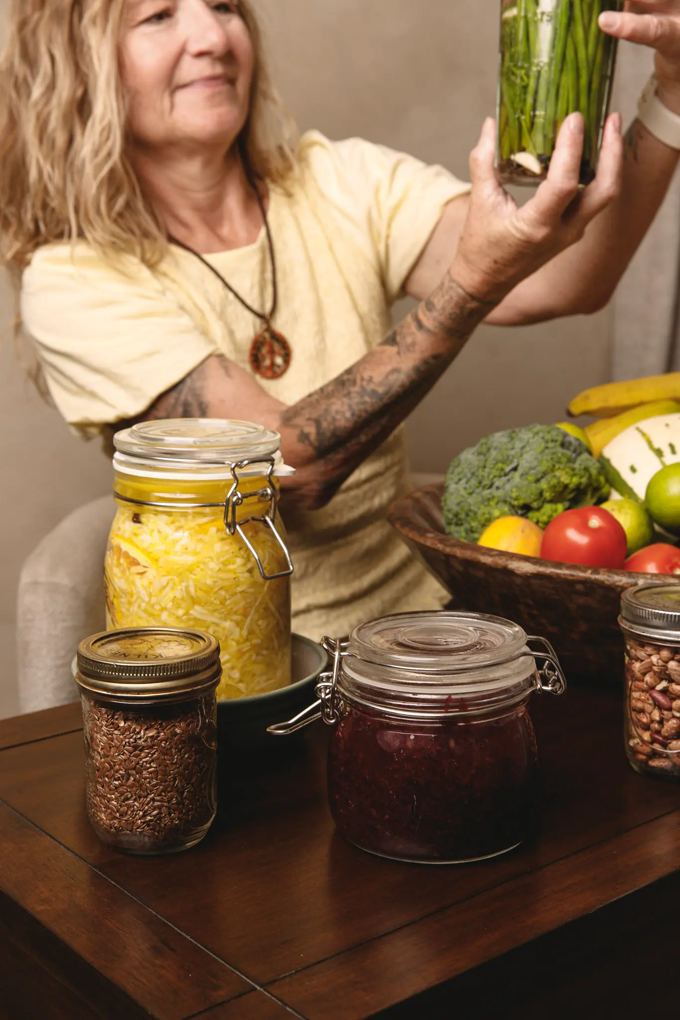 Nikkie Windsor on stage at Big Retreat Festival demonstrating the Midlife Fusion Bowl recipe